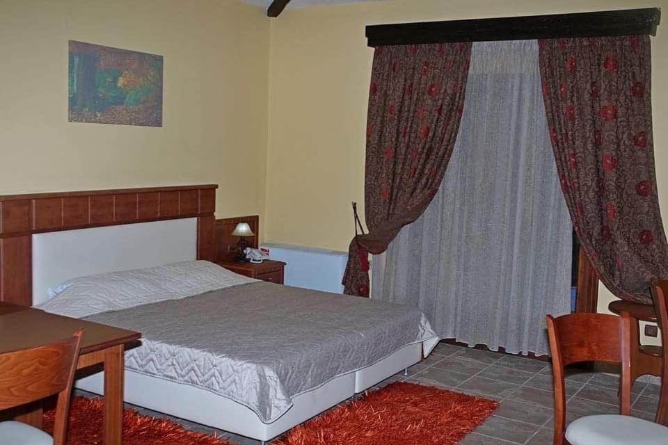 Tsigoura Verde Resort Mikros Prinos Bagian luar foto